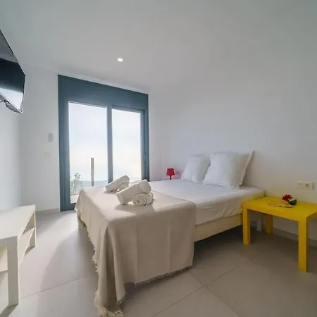 Le Paradis فيلة يوريت دي مار