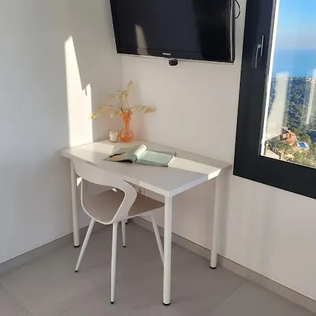 فيلة Le Paradis يوريت دي مار